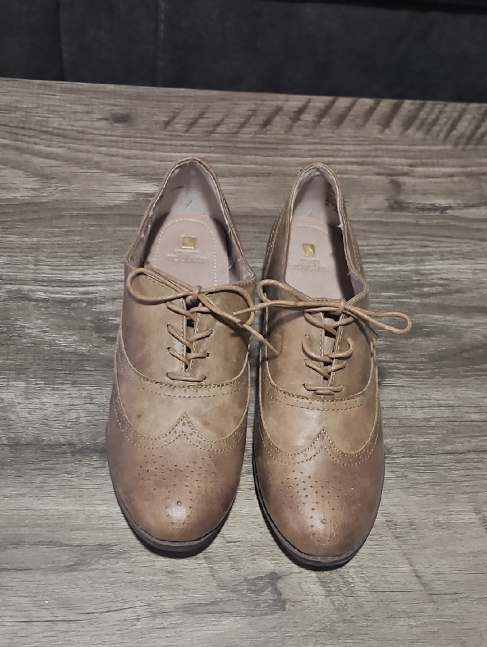 White Mountain Women's Camel Brown Wingtip Lace-Up Oxford Flats